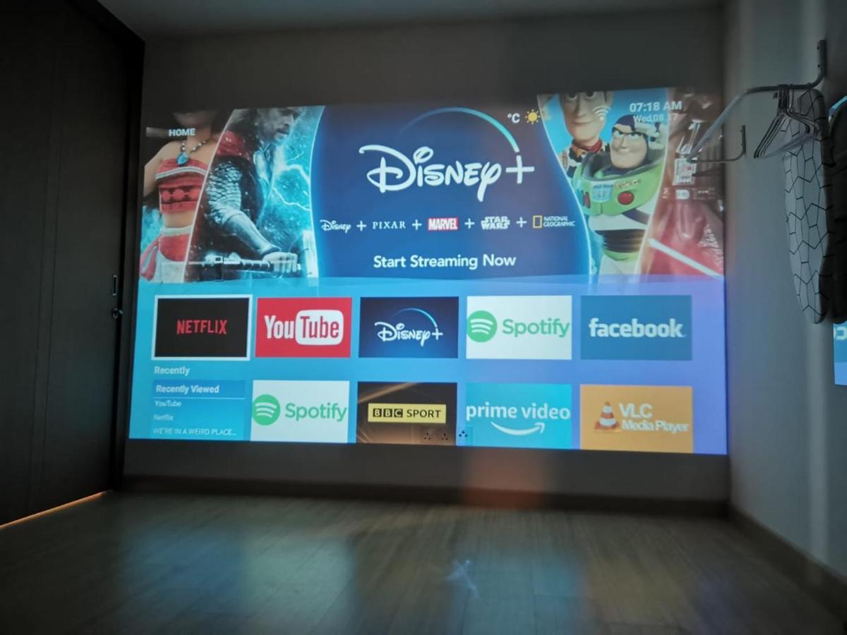 Dsara Big Cinema Netflix Projector Next Sb Hospital Apartman Sungai Buloh Kültér fotó