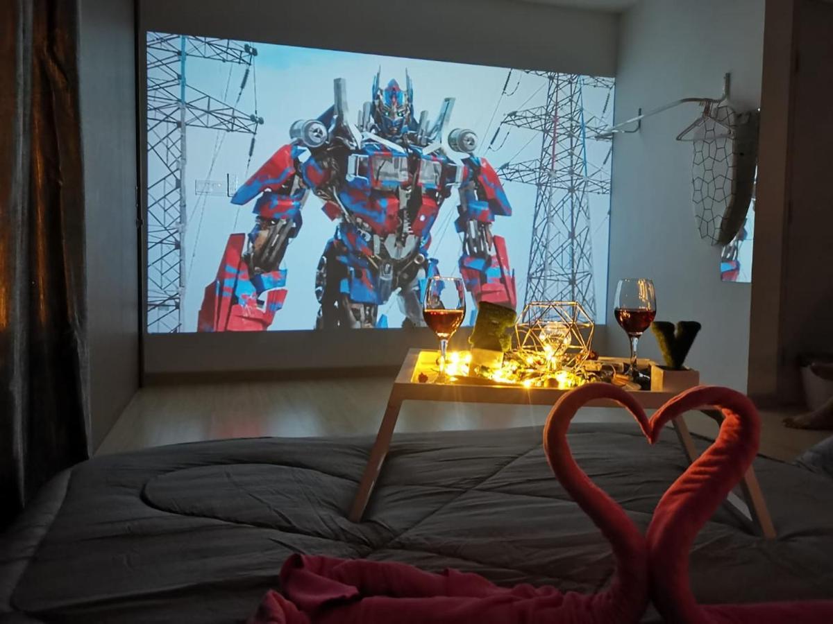 Dsara Big Cinema Netflix Projector Next Sb Hospital Apartman Sungai Buloh Kültér fotó