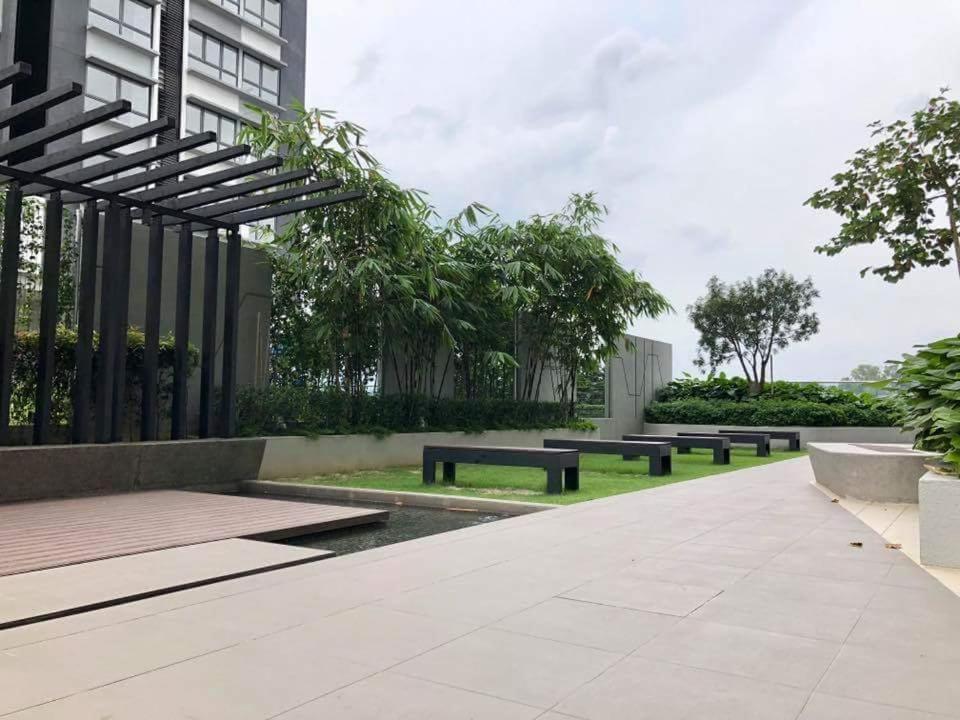 Dsara Big Cinema Netflix Projector Next Sb Hospital Apartman Sungai Buloh Kültér fotó